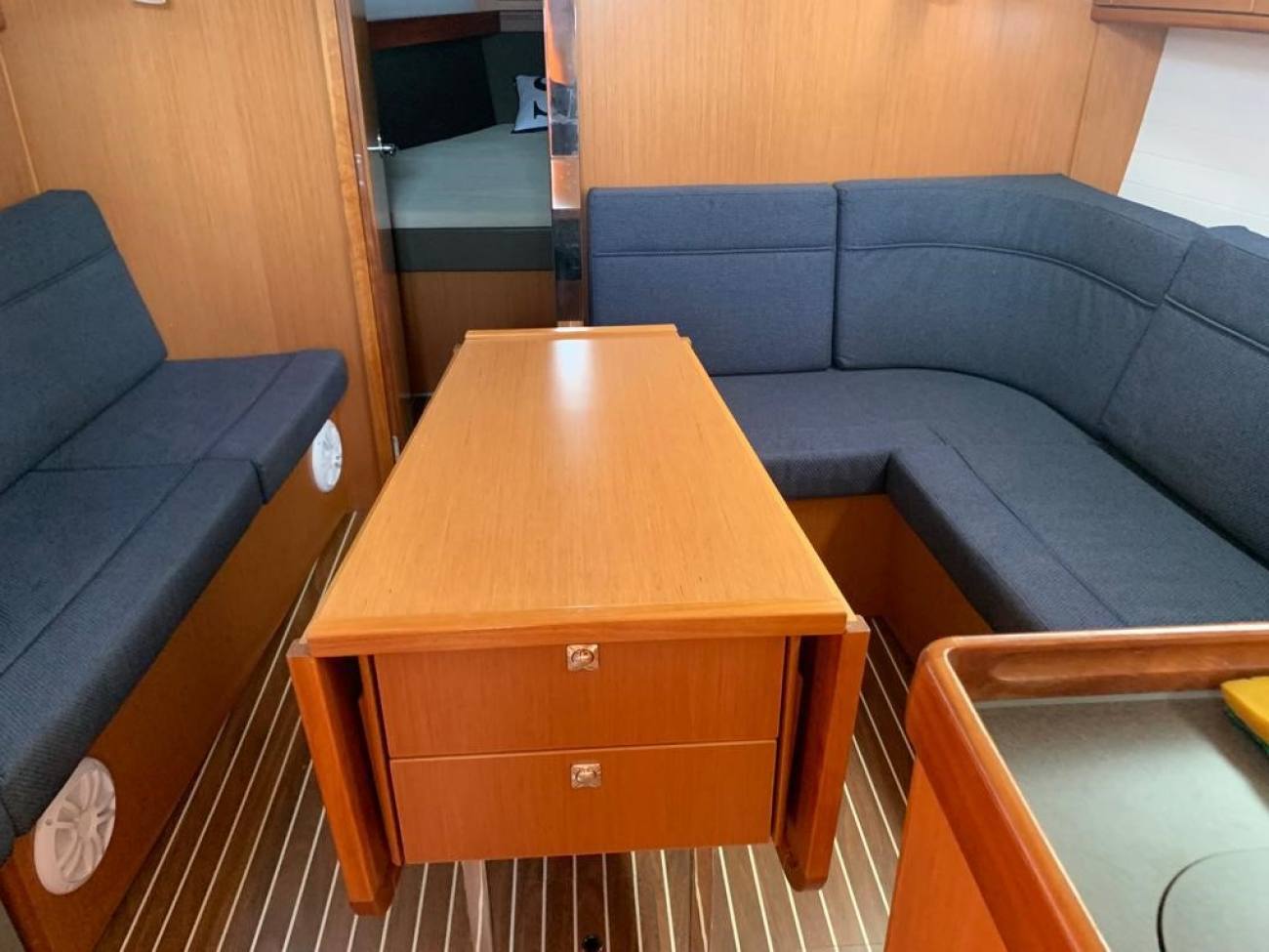 2018 Bavaria 37 Cruiser image 14