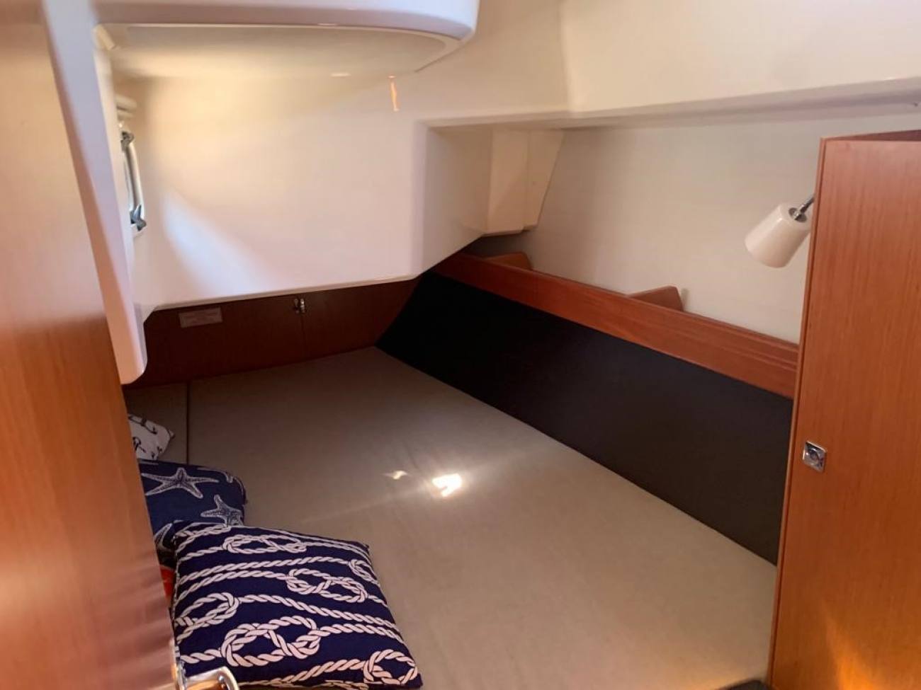 2018 Bavaria 37 Cruiser image 25