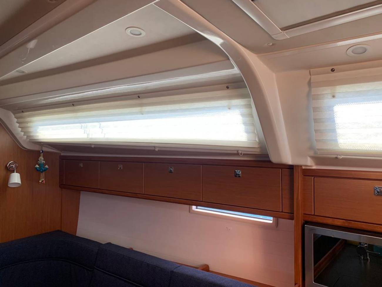 2018 Bavaria 37 Cruiser image 3