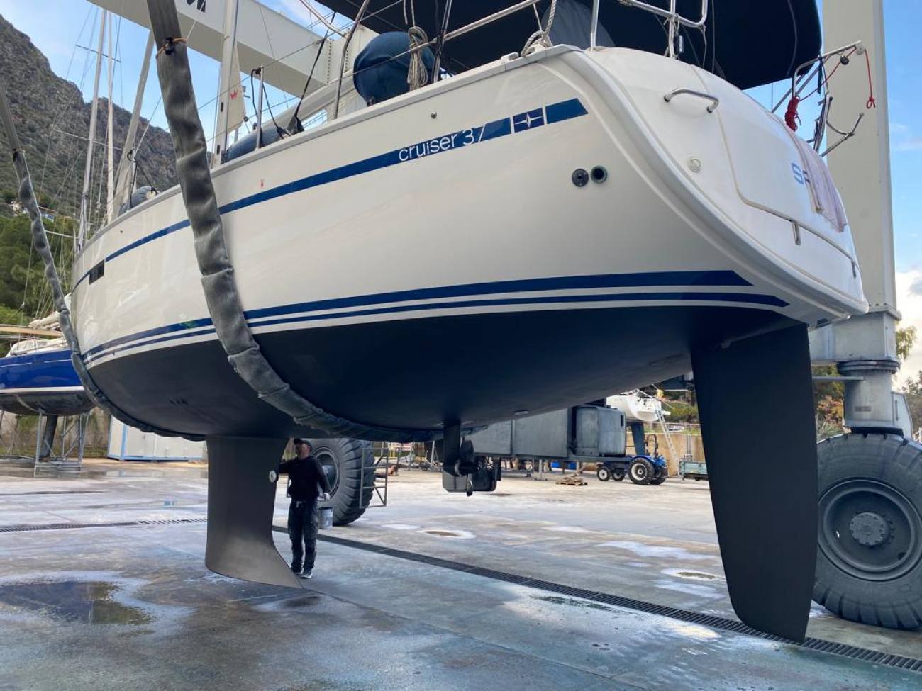 2018 Bavaria 37 Cruiser image 7