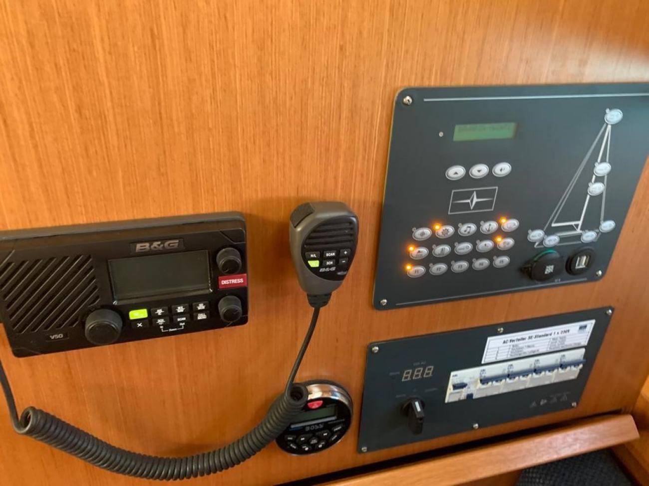 2018 Bavaria 37 Cruiser image 4