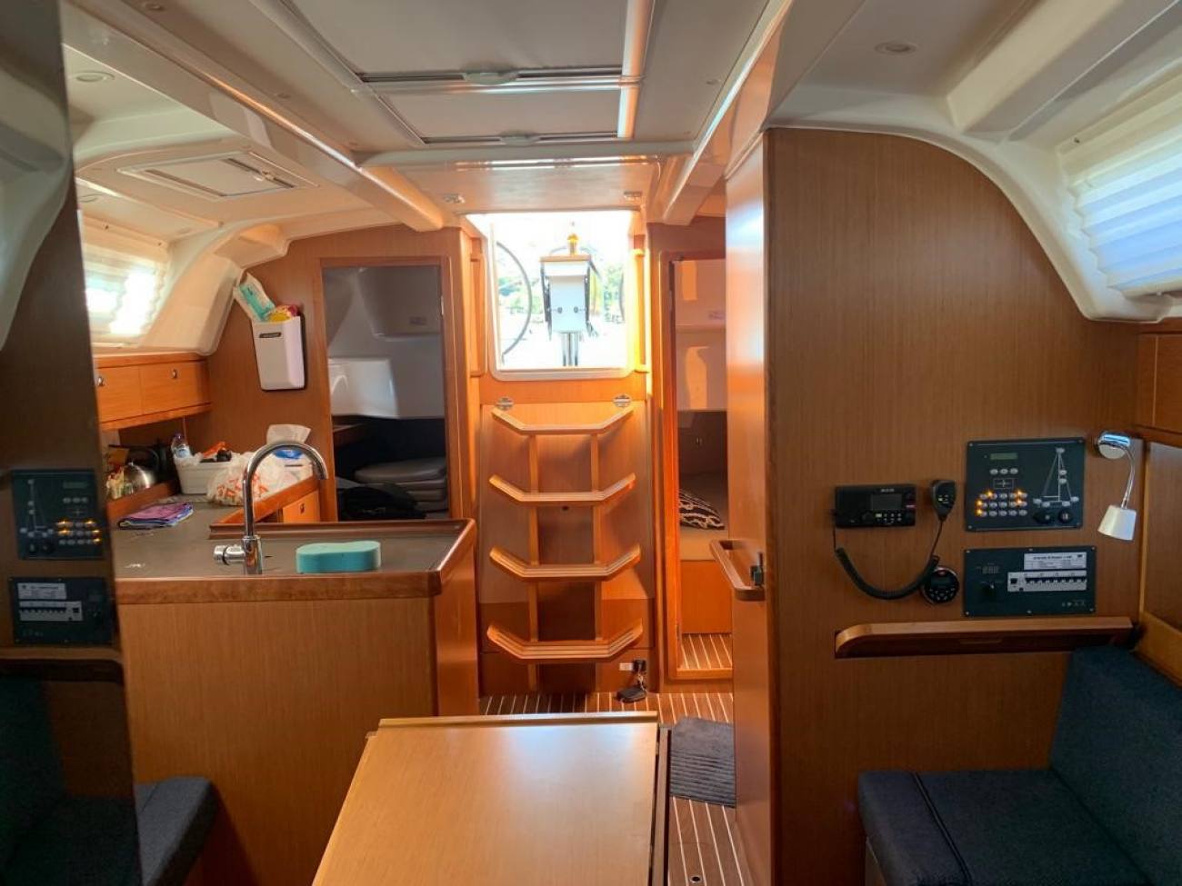 2018 Bavaria 37 Cruiser image 22