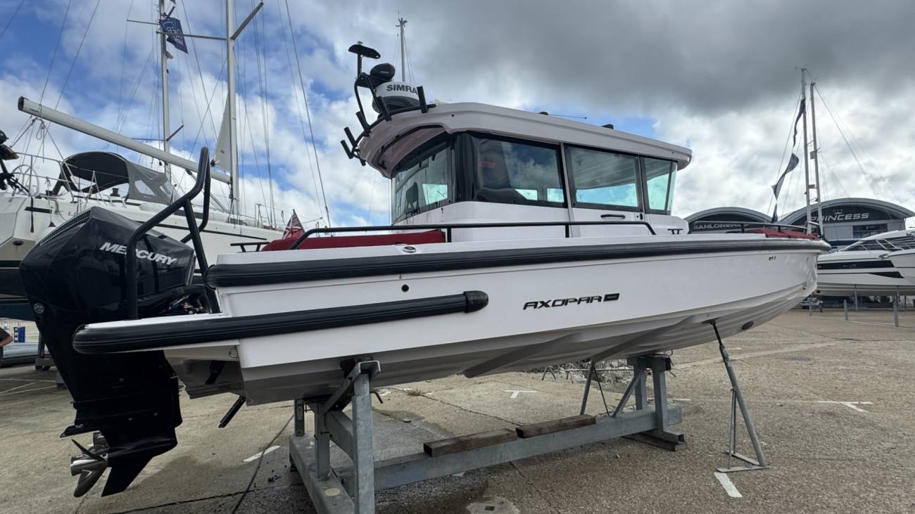 2022 Axopar 28 Cabin image 14