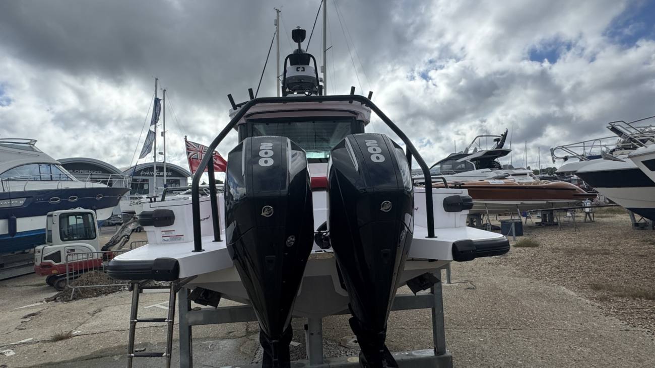 2022 Axopar 28 Cabin image 19