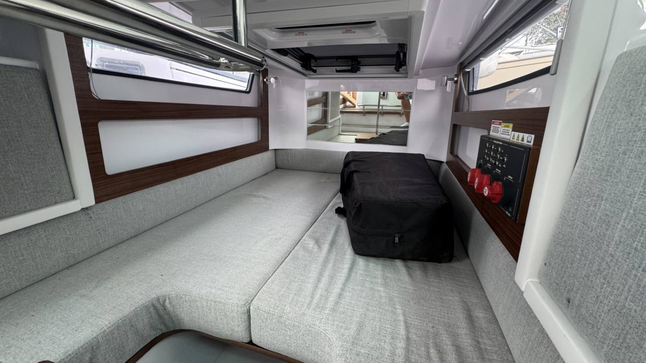 2022 Axopar 28 Cabin image 29