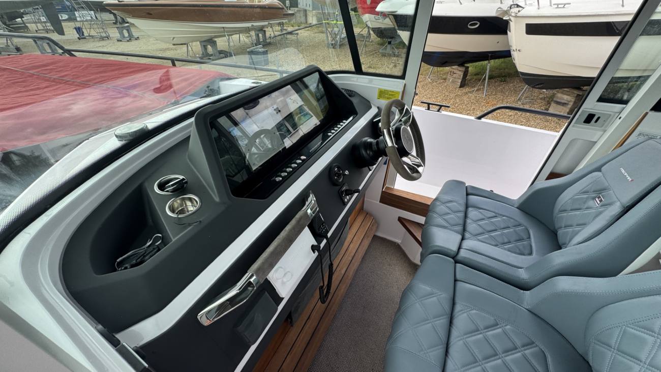 2022 Axopar 28 Cabin image 35