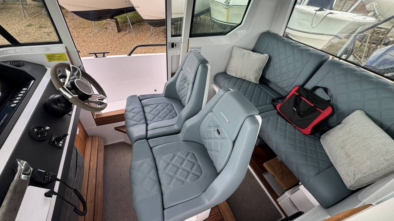 2022 Axopar 28 Cabin image 36