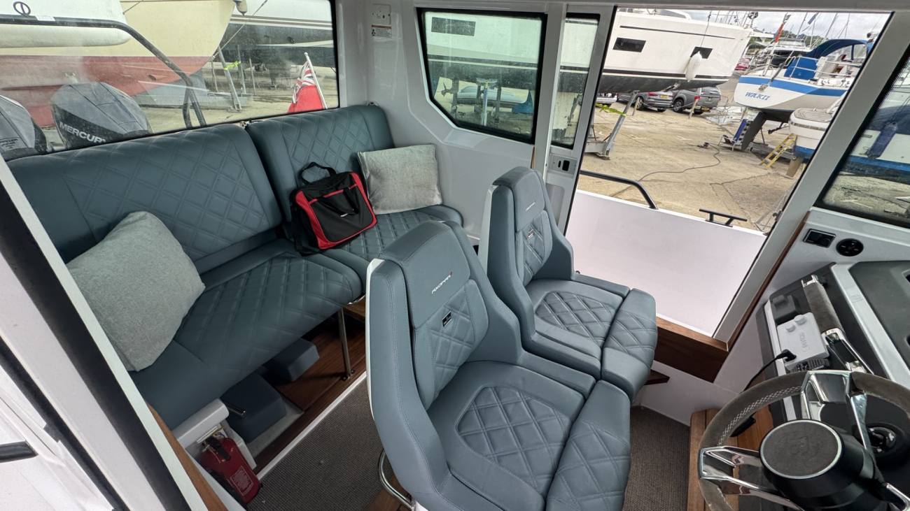 2022 Axopar 28 Cabin image 37