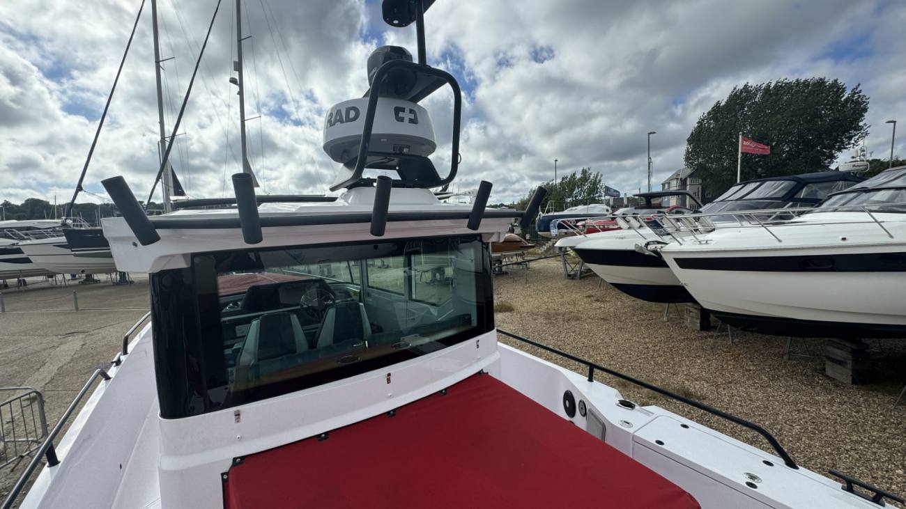 2022 Axopar 28 Cabin image 6