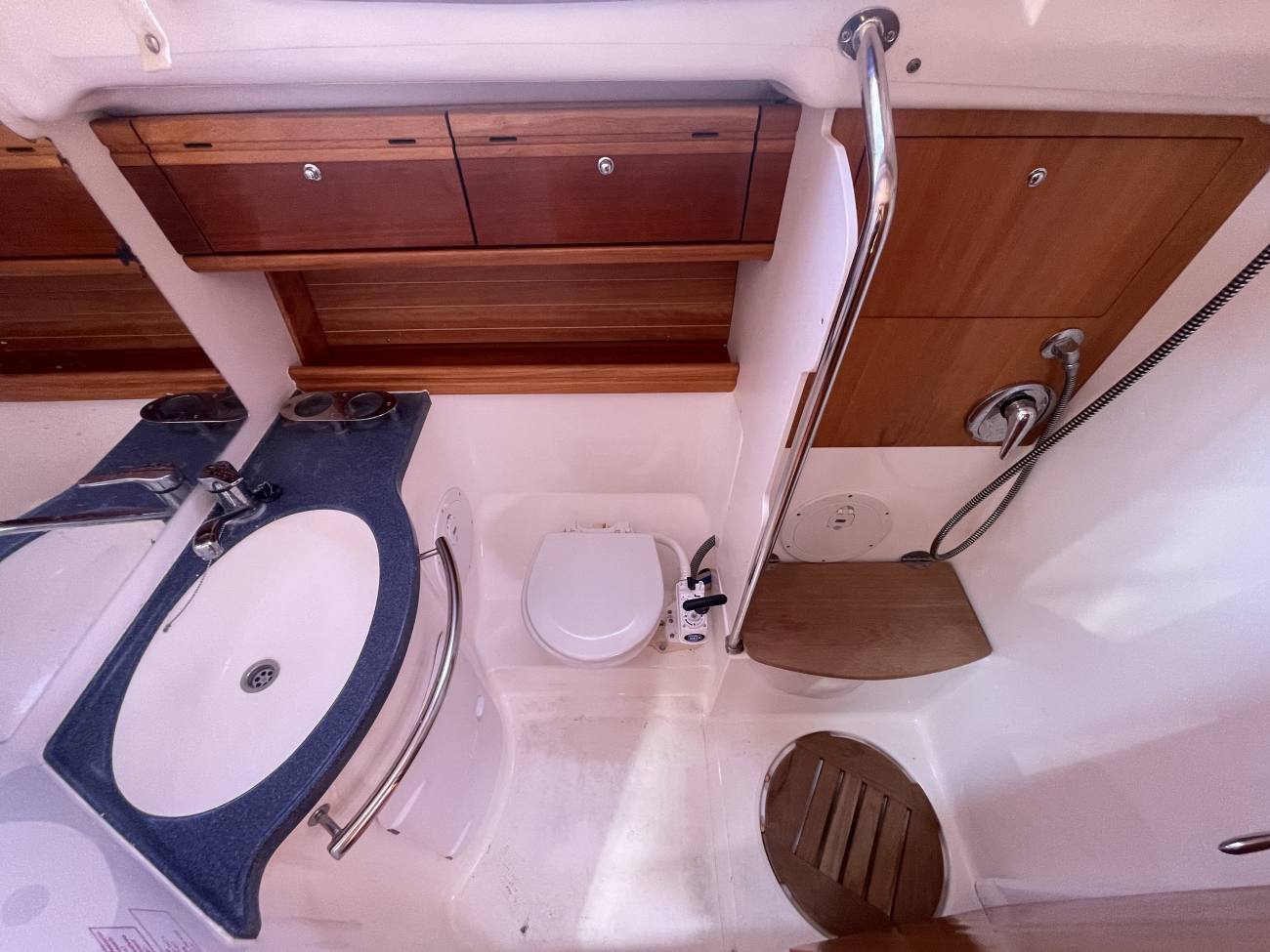 2006 Bavaria 39 Cruiser image 3