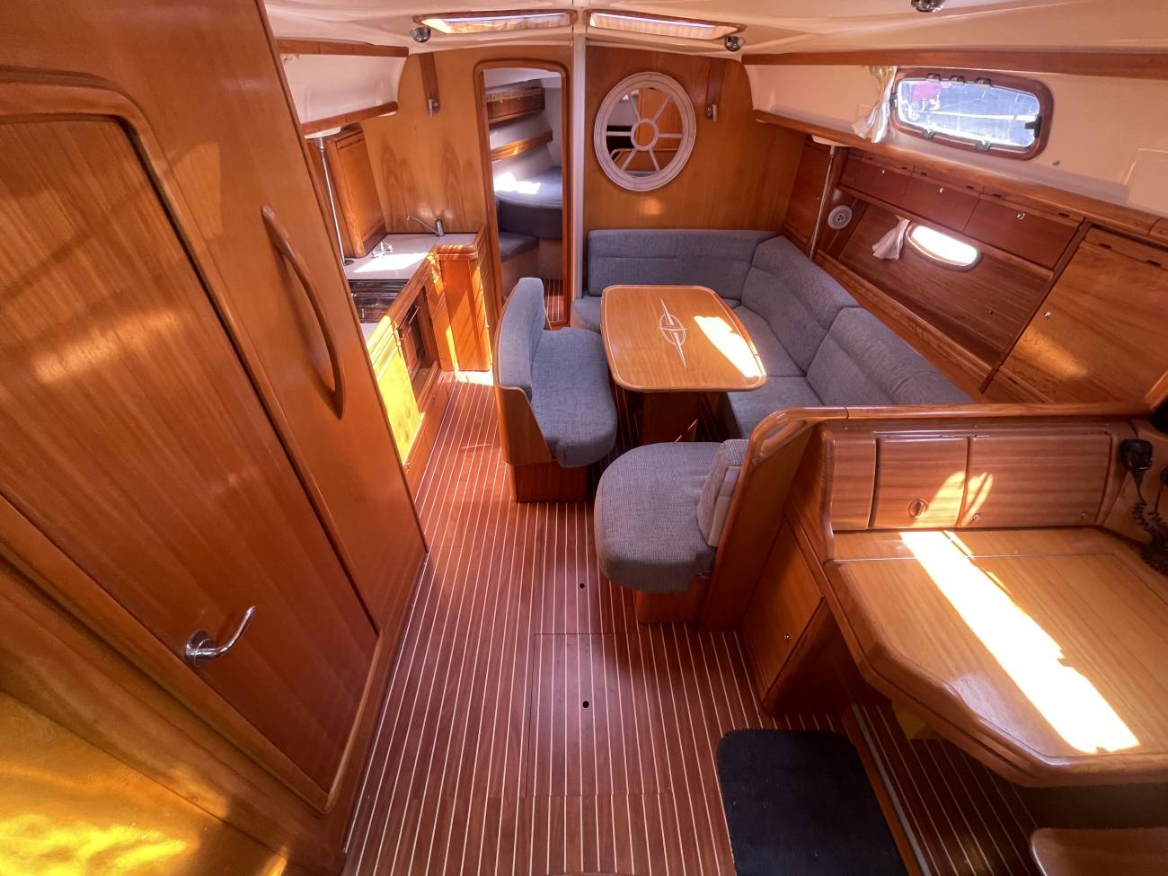 2006 Bavaria 39 Cruiser image 28
