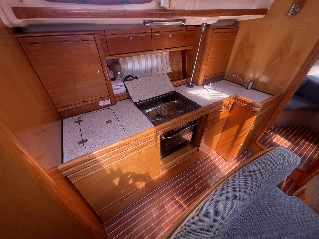 2006 Bavaria 39 Cruiser image 34