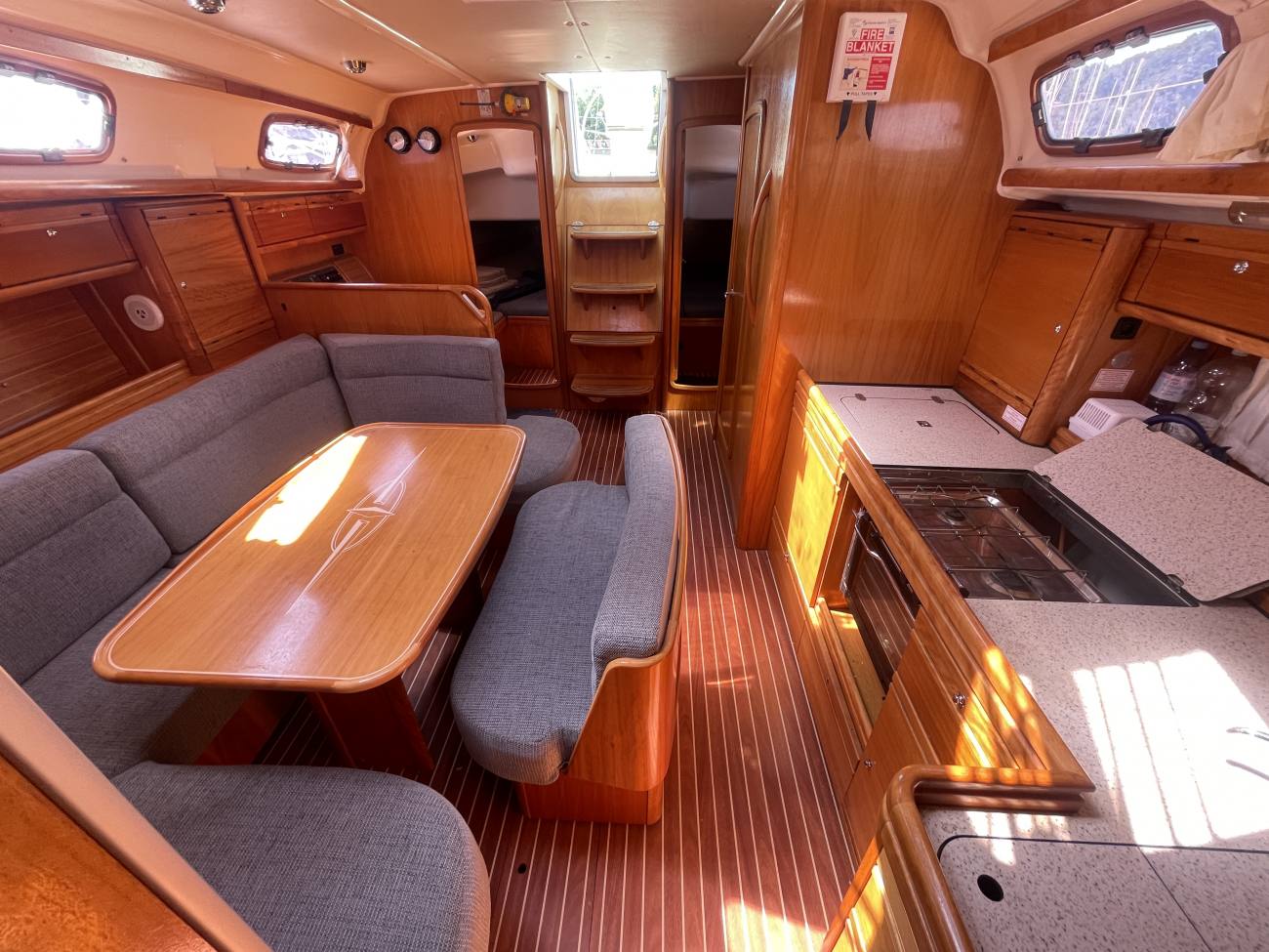2006 Bavaria 39 Cruiser image 29