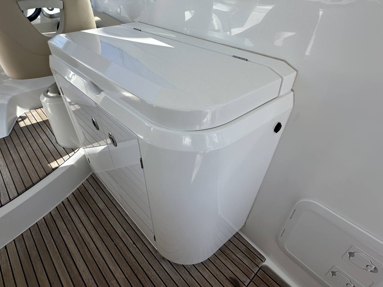 2008 Beneteau Monte Carlo 37 Hard Top image 33