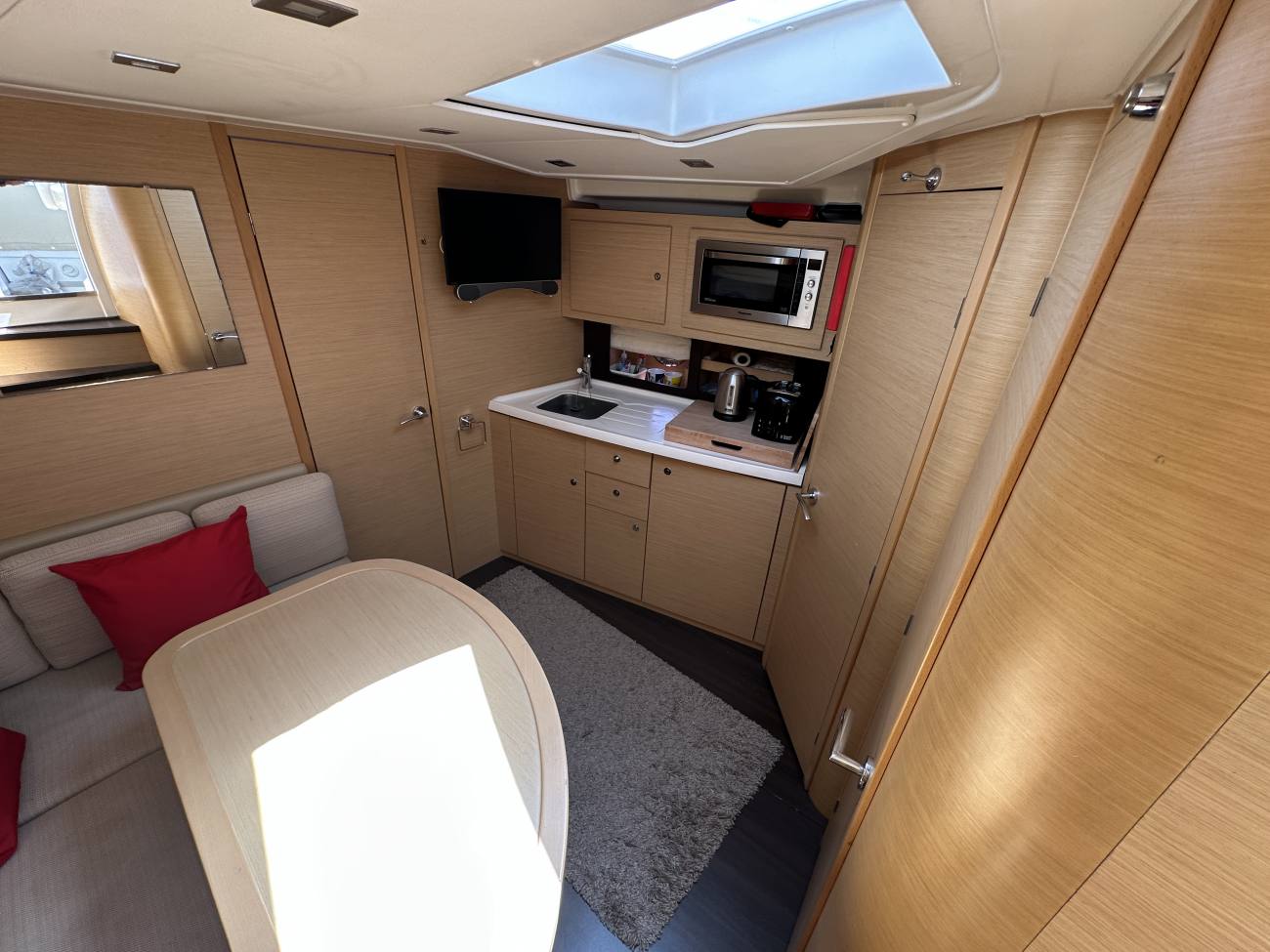 2008 Beneteau Monte Carlo 37 Hard Top image 44