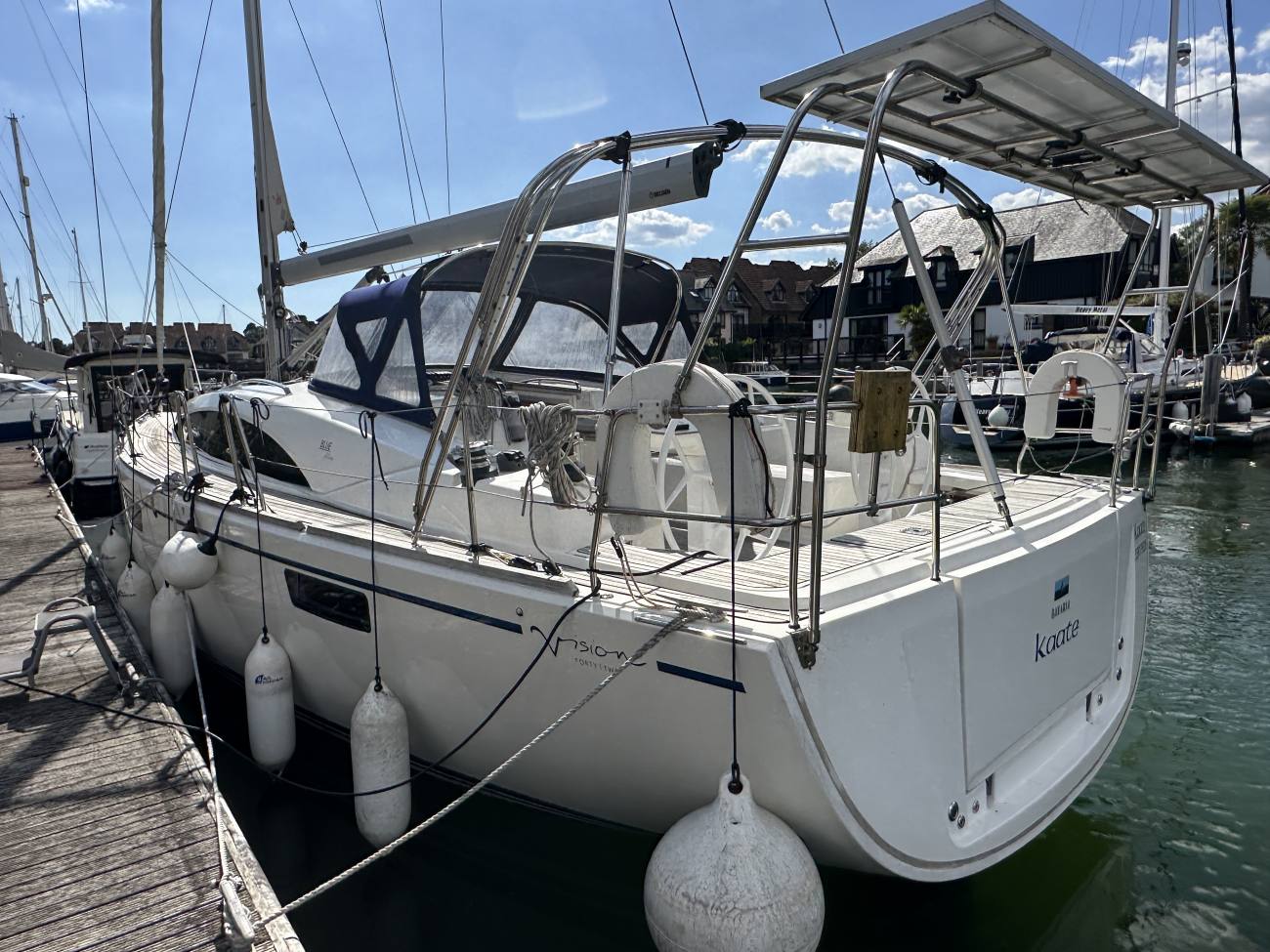 2018 Bavaria Vision 42 Blue Edition image 12