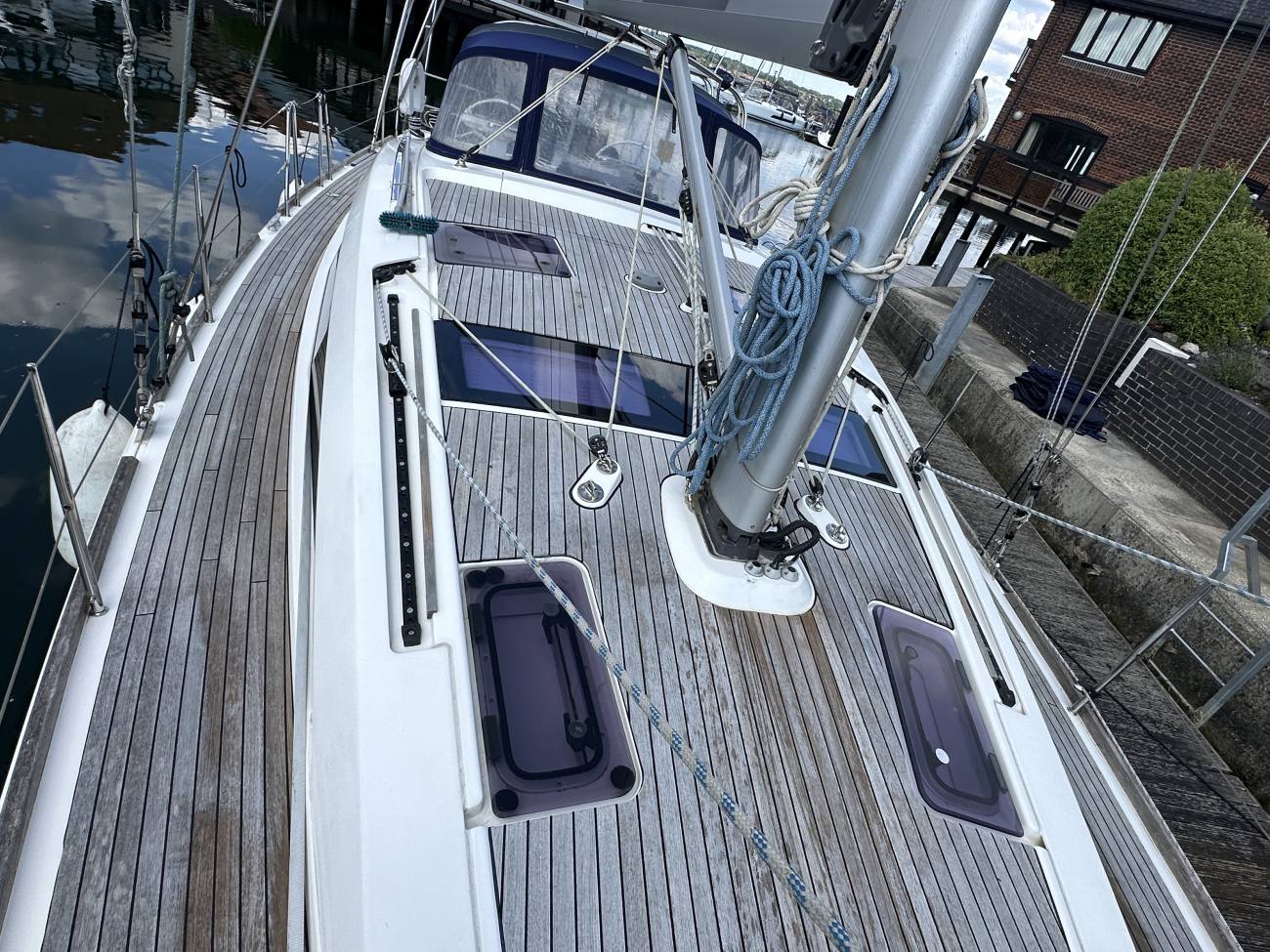 2018 Bavaria Vision 42 Blue Edition image 18