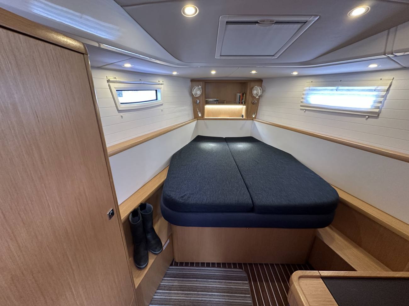 2018 Bavaria Vision 42 Blue Edition image 36