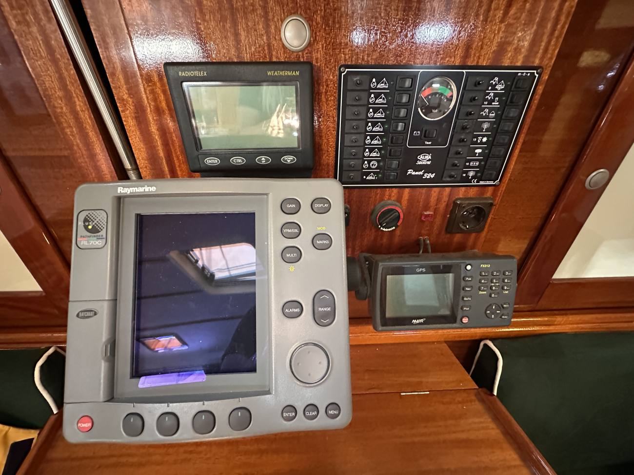 2000 Hanse 371 image 16