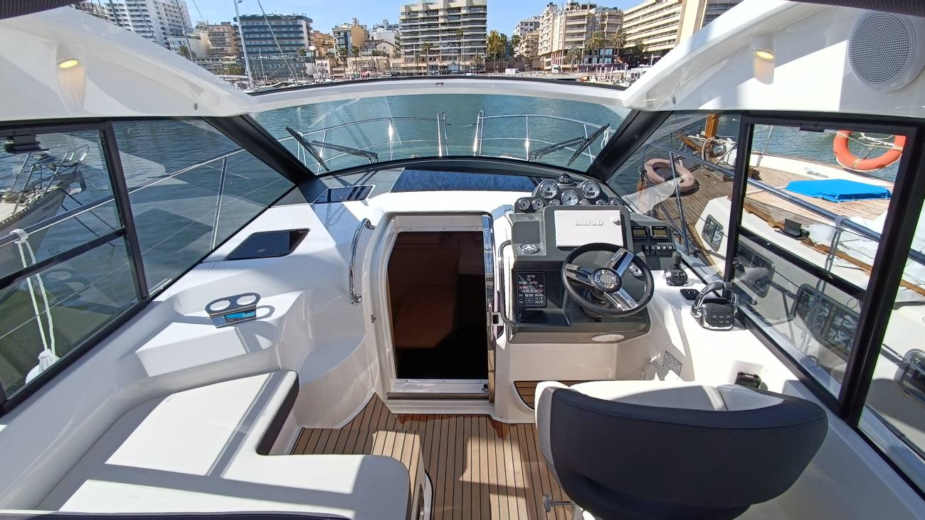 2023 Bavaria S33 HT image 16
