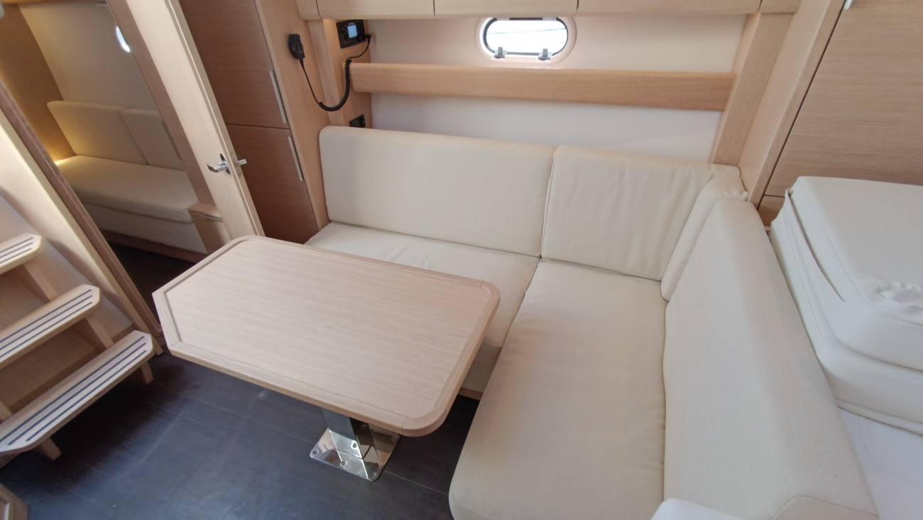 2023 Bavaria S33 HT image 2