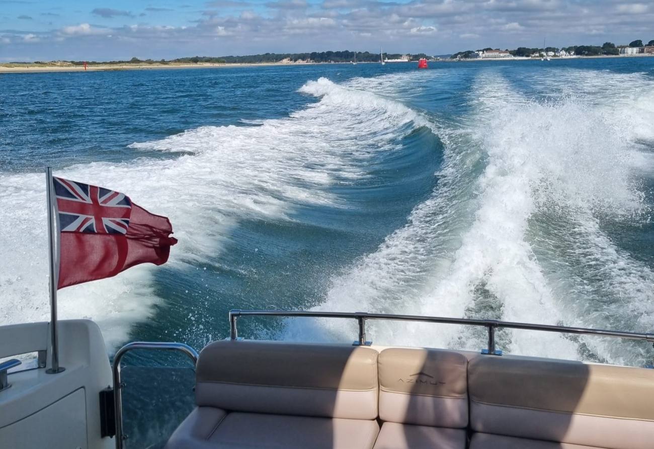 2005 Azimut 42 image 49