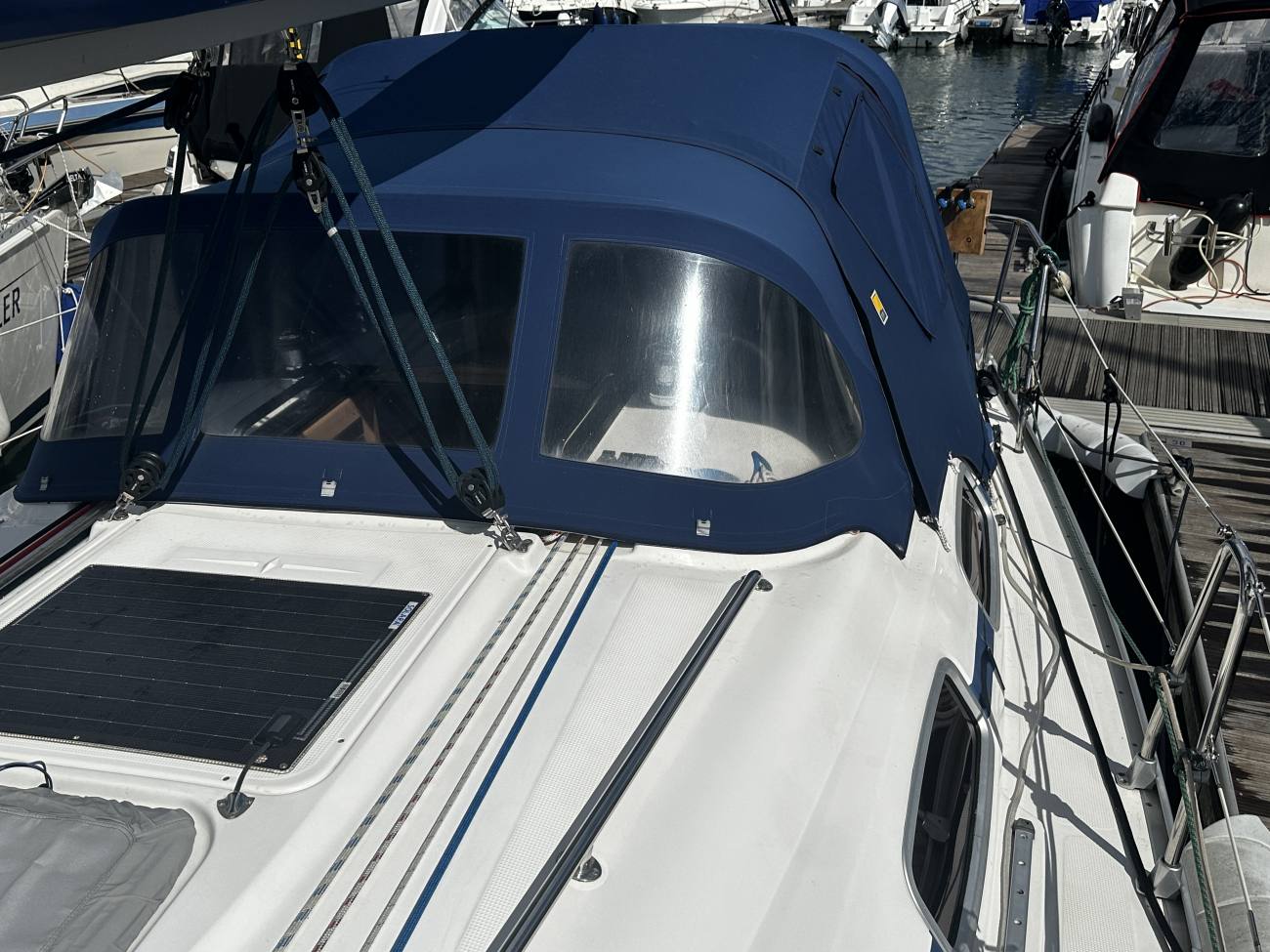 2006 Bavaria 30 Cruiser image 16