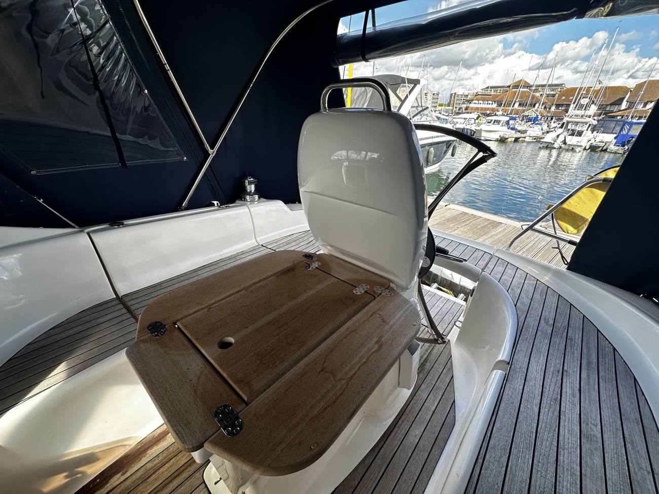 2006 Bavaria 30 Cruiser image 22