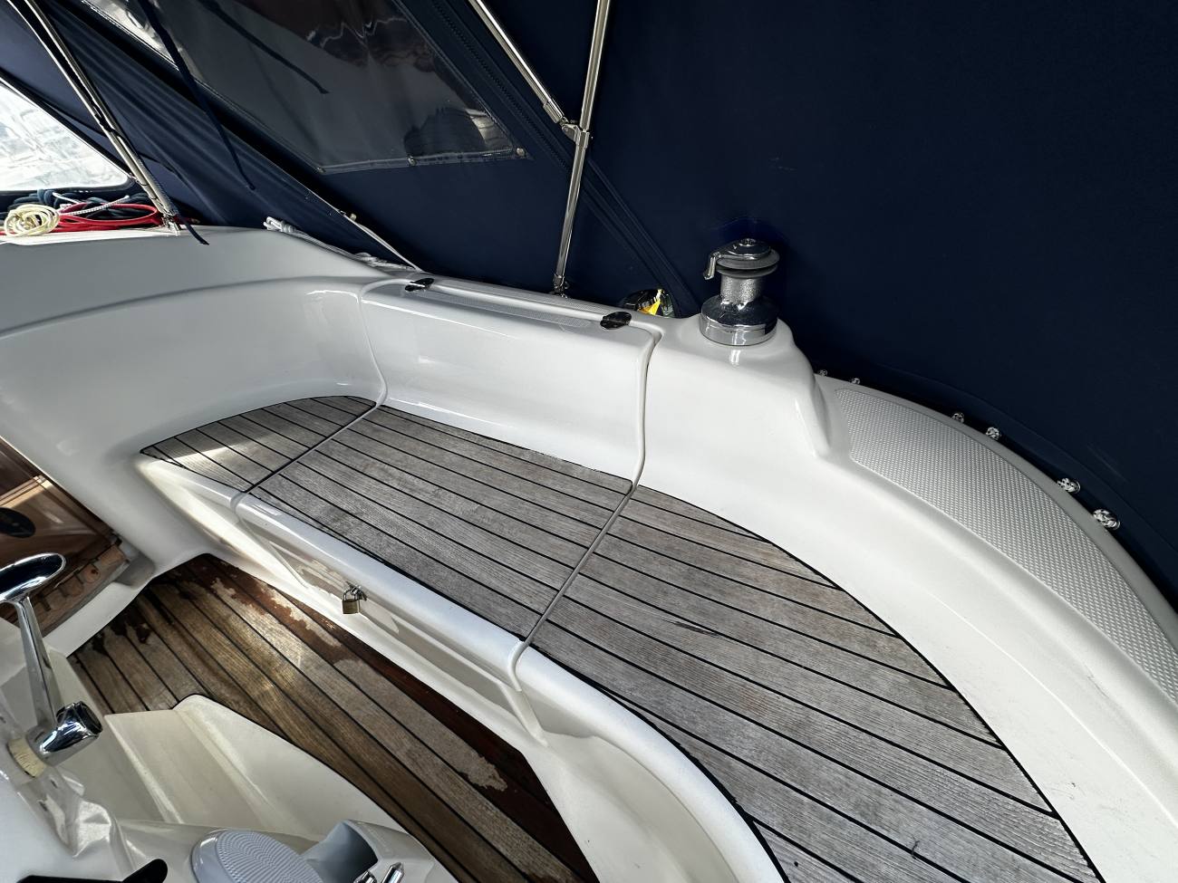 2006 Bavaria 30 Cruiser image 25