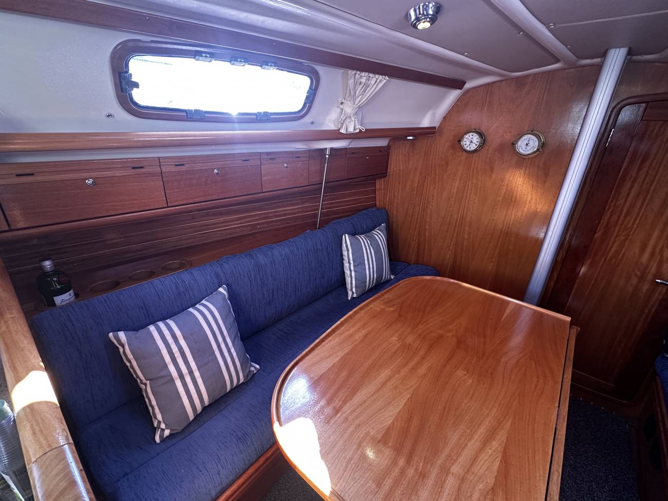 2006 Bavaria 30 Cruiser image 36