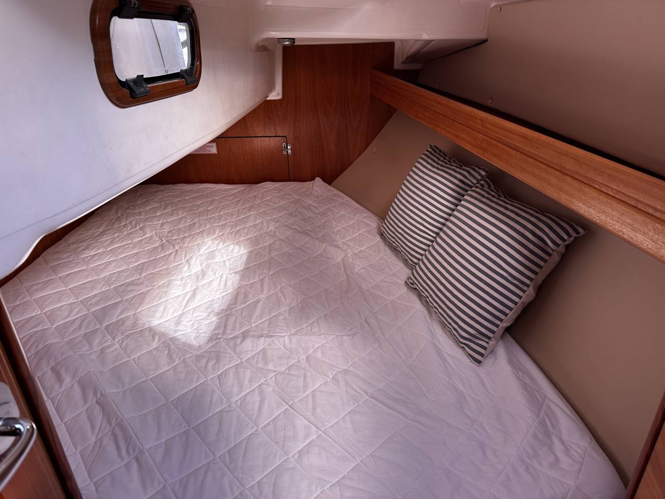 2006 Bavaria 30 Cruiser image 6
