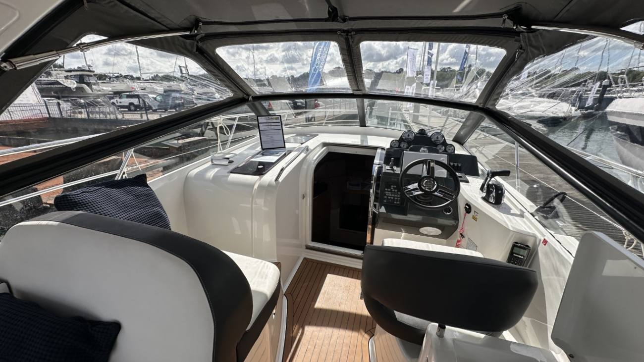 2022 Bavaria S30 image 15