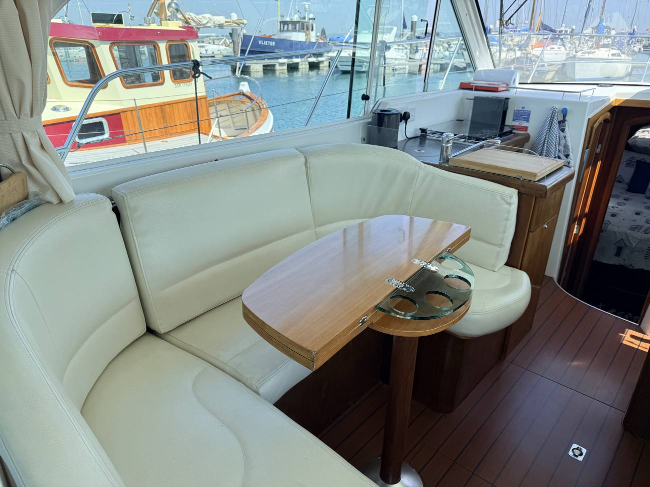 2004 Beneteau Antares 9.80 image 25