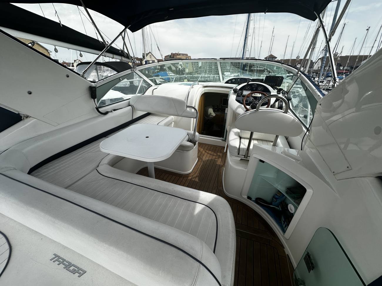 2000 Fairline Targa 30 image 19