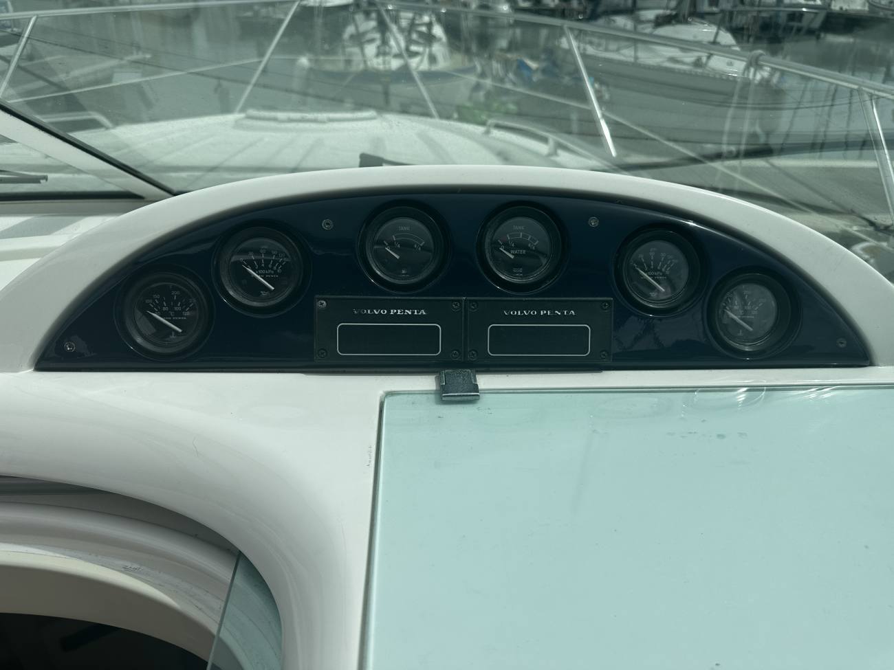 2000 Fairline Targa 30 image 23