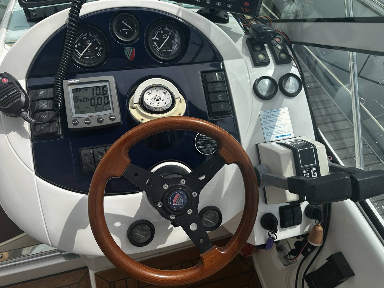 2000 Fairline Targa 30 image 26