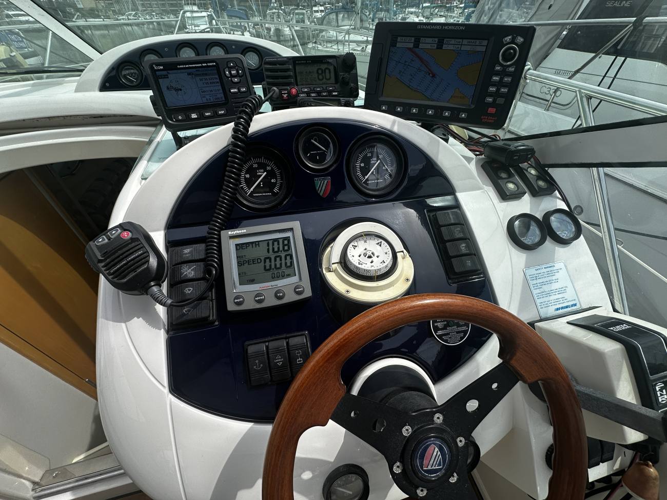 2000 Fairline Targa 30 image 27