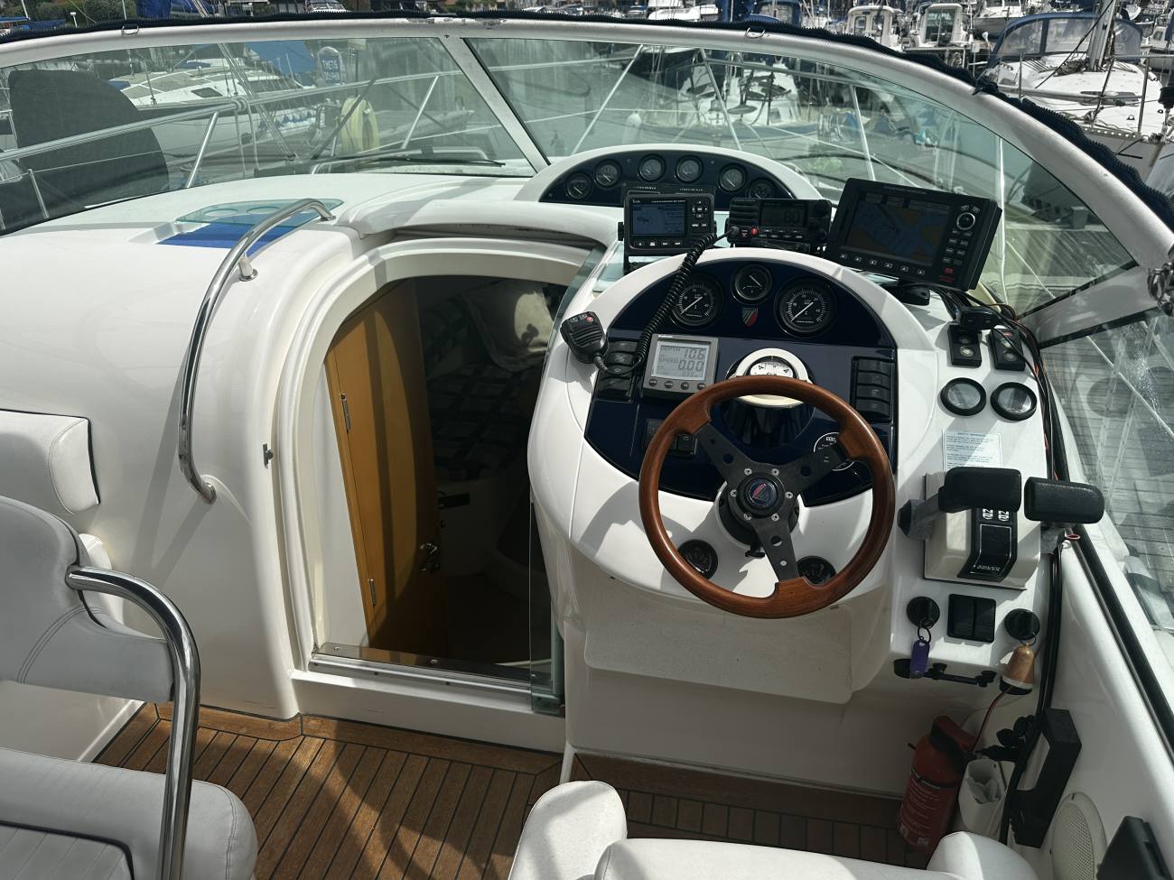 2000 Fairline Targa 30 image 28