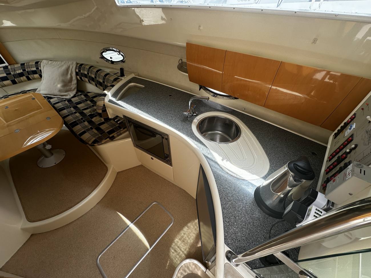 2000 Fairline Targa 30 image 31