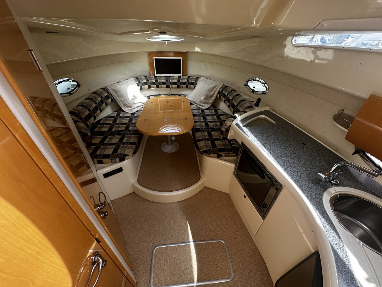 2000 Fairline Targa 30 image 33