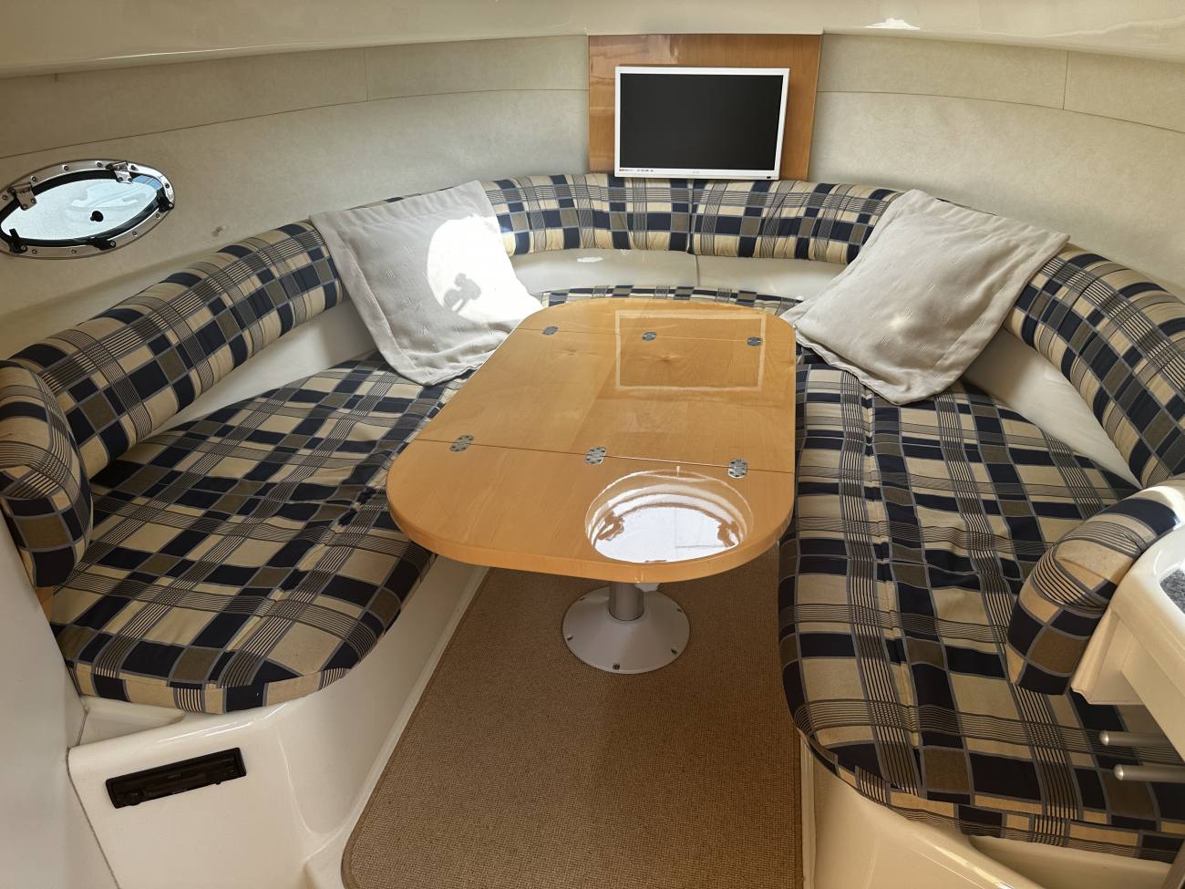 2000 Fairline Targa 30 image 36