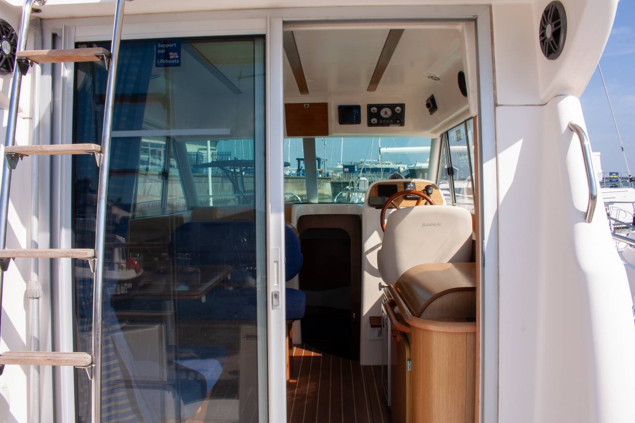 2007 Jeanneau Merry Fisher 805 Limited image 19