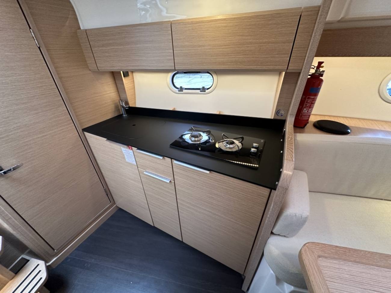 2022 Bavaria S30 image 32