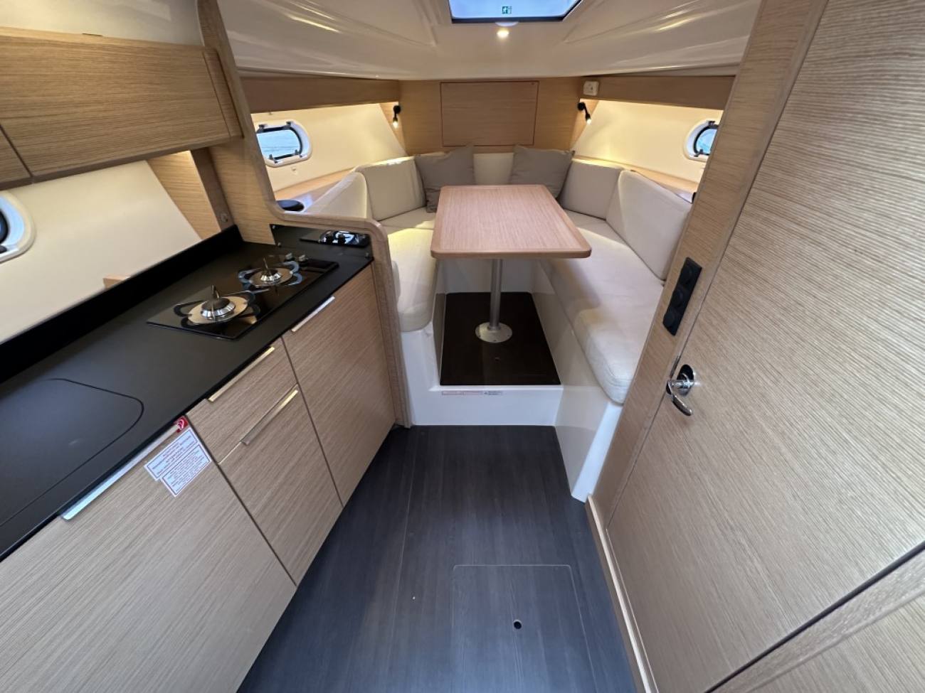 2022 Bavaria S30 image 29