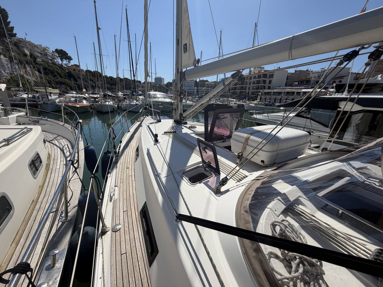 2011 Bavaria 36 Cruiser image 19