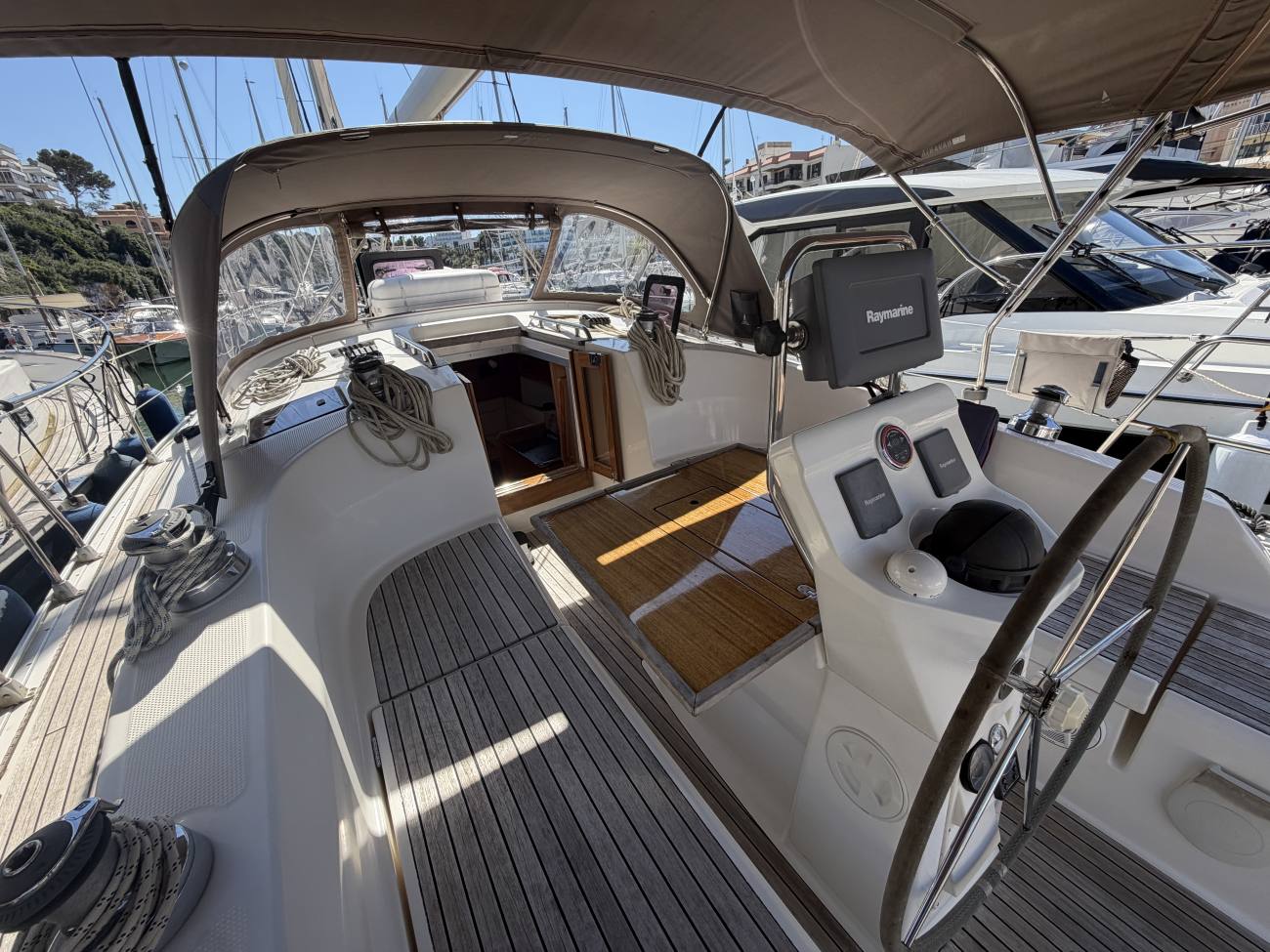 2011 Bavaria 36 Cruiser image 20