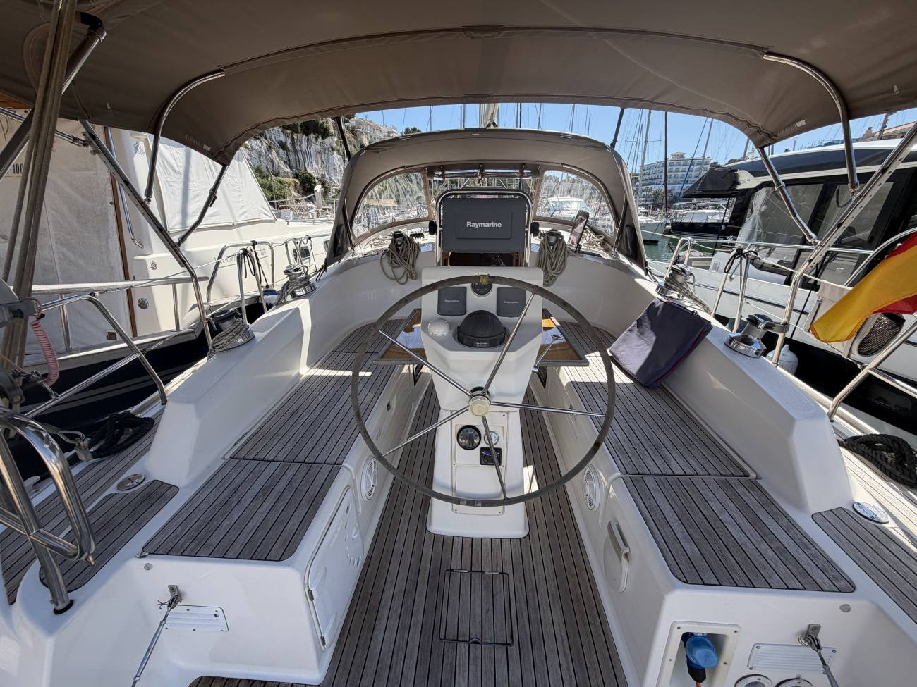2011 Bavaria 36 Cruiser image 21