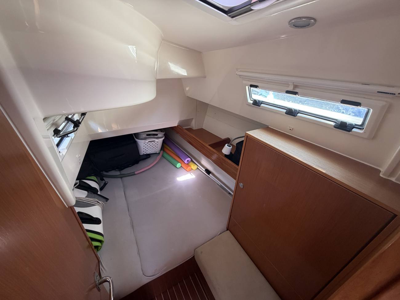 2011 Bavaria 36 Cruiser image 3