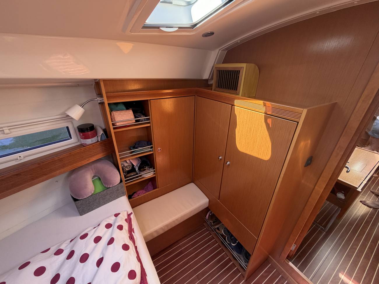 2011 Bavaria 36 Cruiser image 31