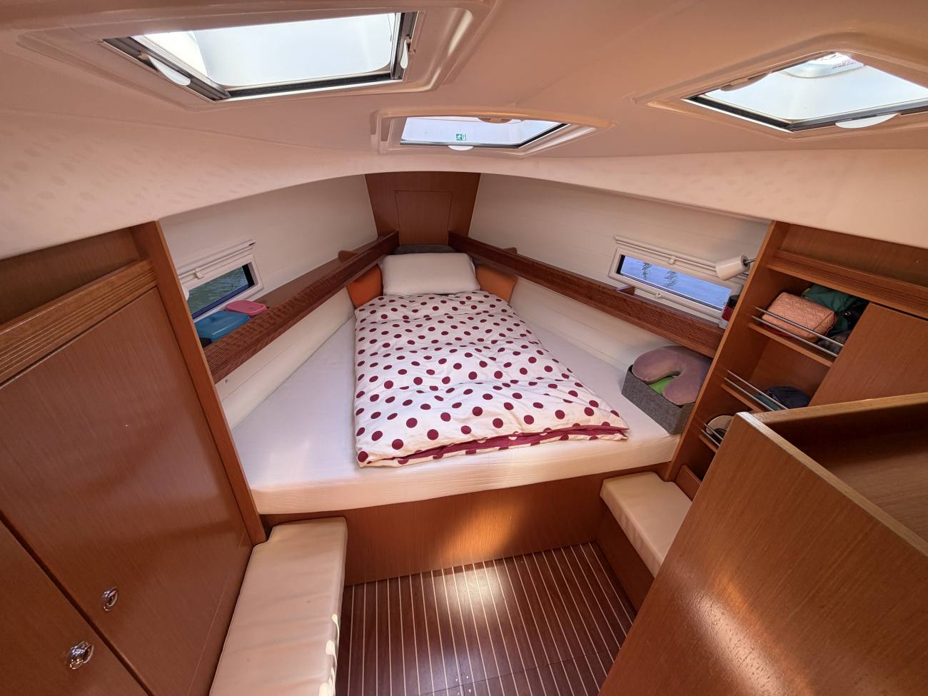 2011 Bavaria 36 Cruiser image 29